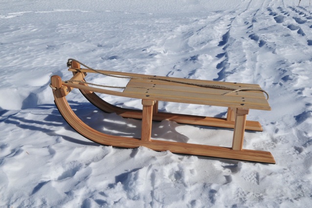 Luge en bois KIRUNA